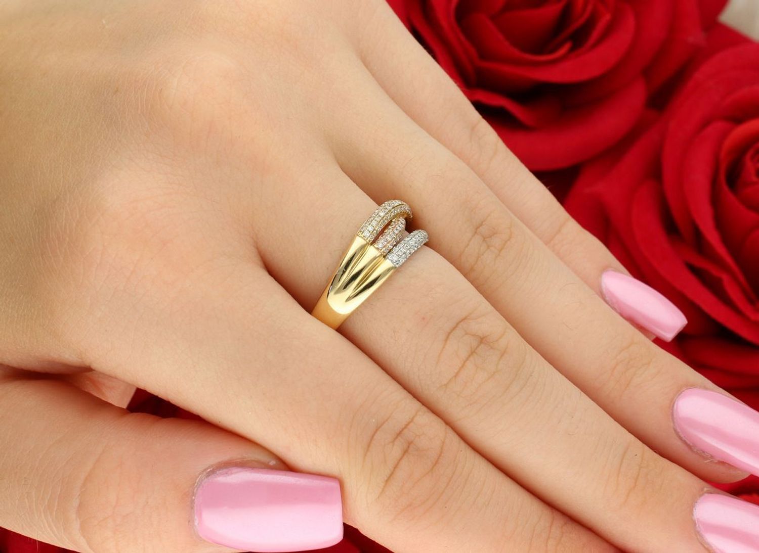 Złoty pierścionek próby 925 z 207 diamentami o łącznej masie 0,63 ct, czystość SI, barwa H. Waga 4,52 g. Elegancka biżuteria z certyfikatem autentyczności.1.jpg